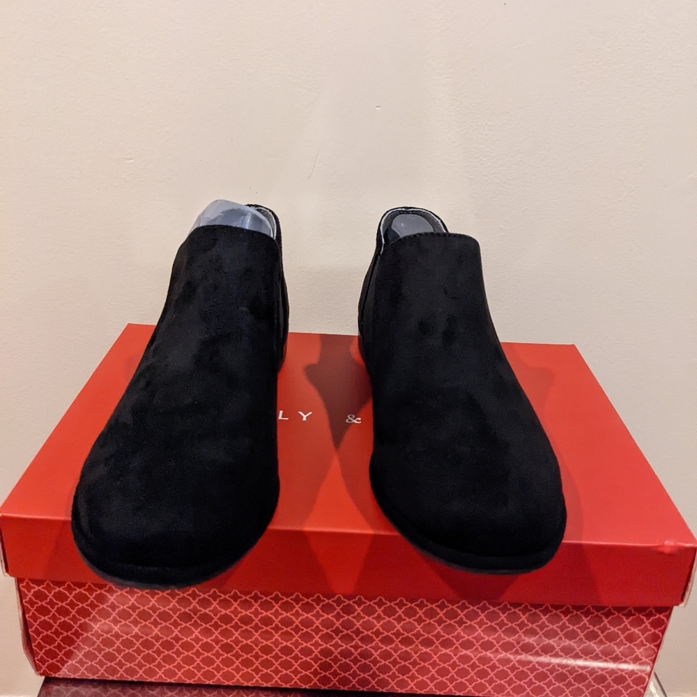 Kelly and Katie size 8.5 Shoes